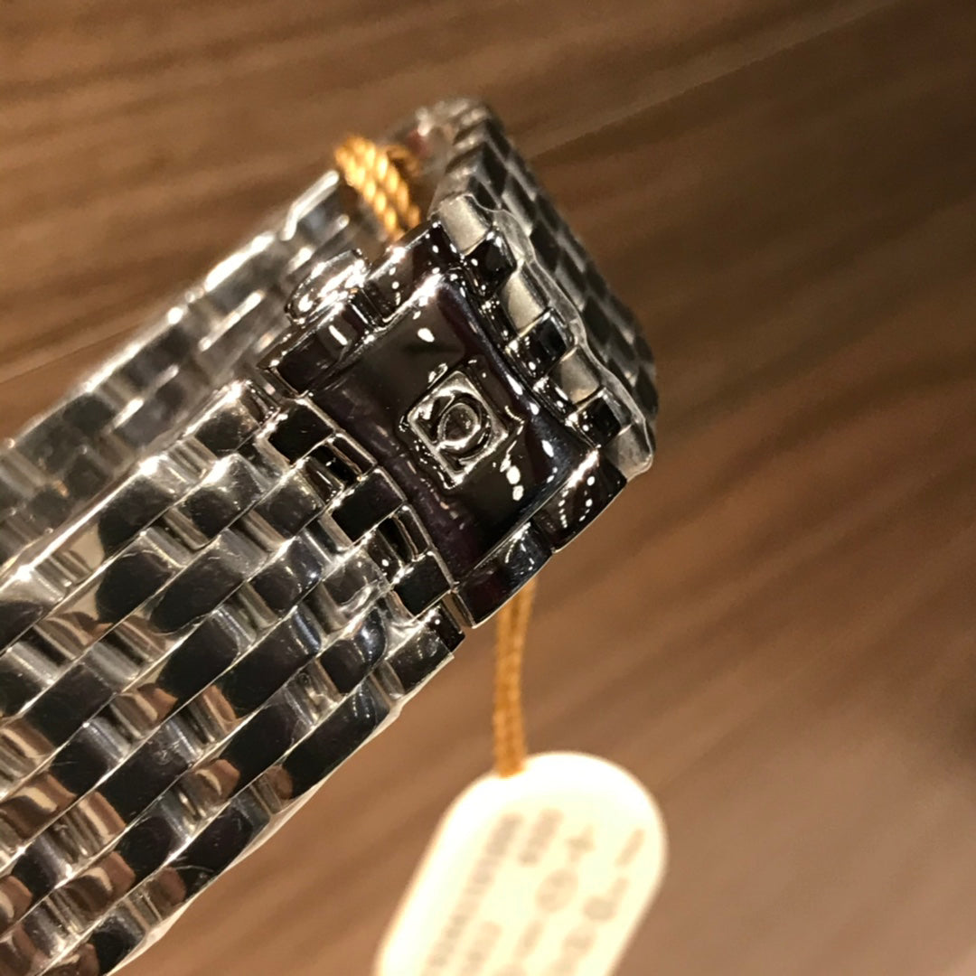 Omega De Ville series automatic winding watch, diameter 39.5 mm.