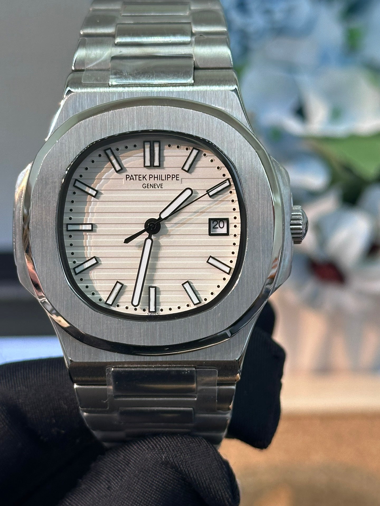 Patek Philippe Nautilus Series Automatic Winding Watch with a Diameter of 40mm X 9.8mm
