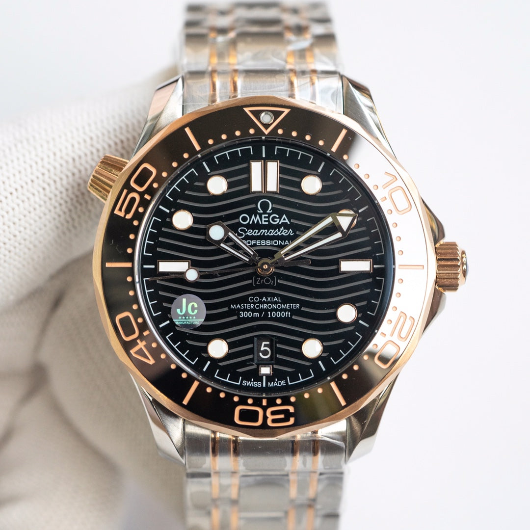 Omega Seamaster automatic watch, diameter 42 mm.