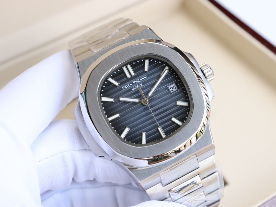 Patek Philippe Nautilus Series Automatic Winding Watch with a Diameter of 40mm X 9.8mm