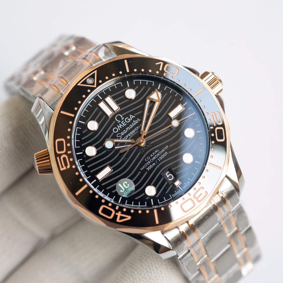 Omega Seamaster automatic watch, diameter 42 mm.