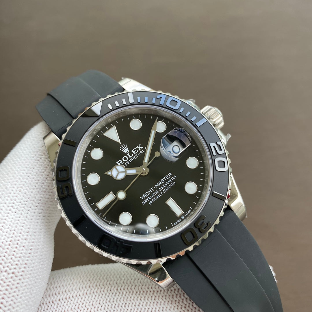 Rolex Yachting Series automatic watch, diameter 42 mm.