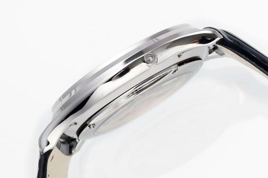 Jaeger-LeCoultre Moon Phase Automatic watch, diameter 42 mm
