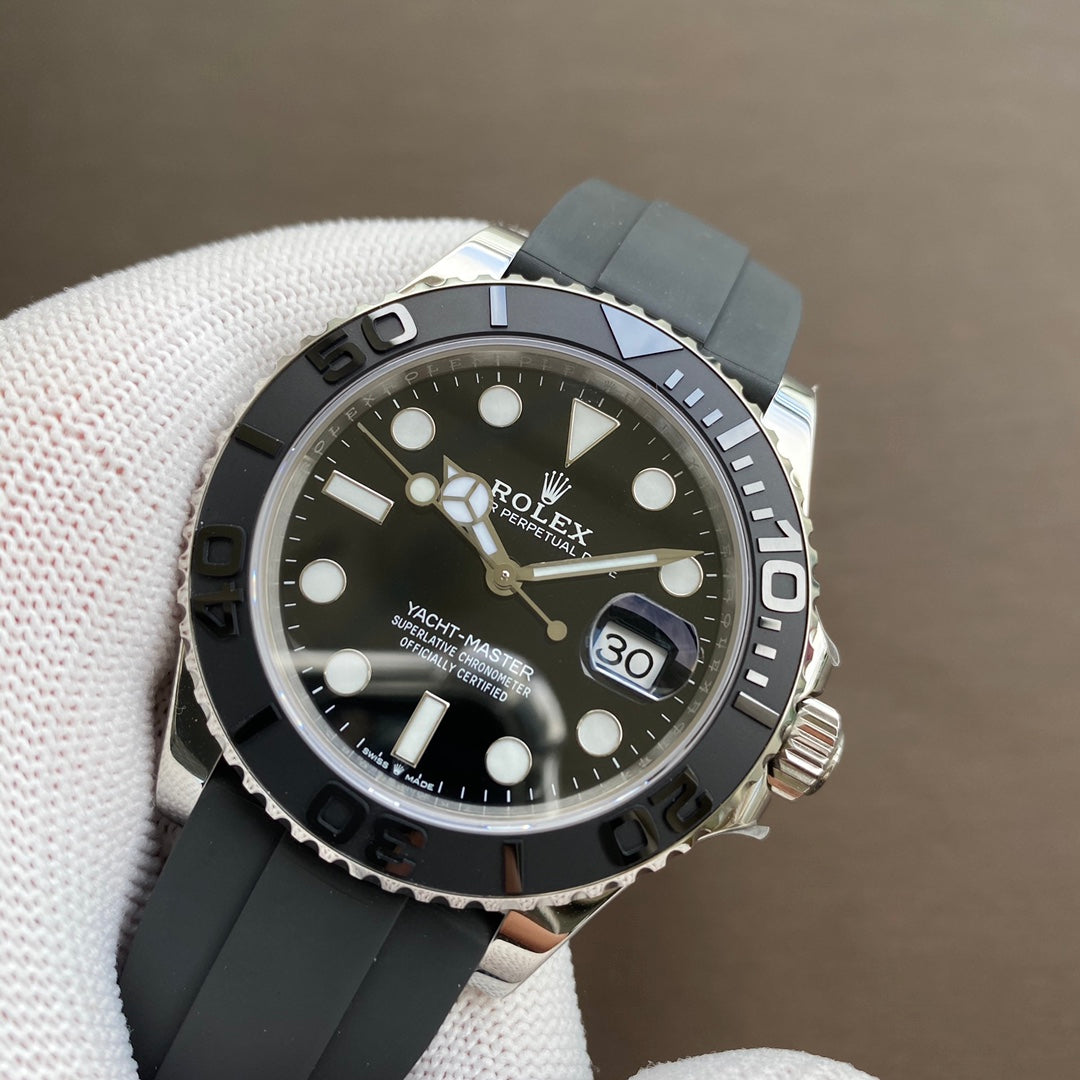 Rolex Yachting Series automatic watch, diameter 42 mm.