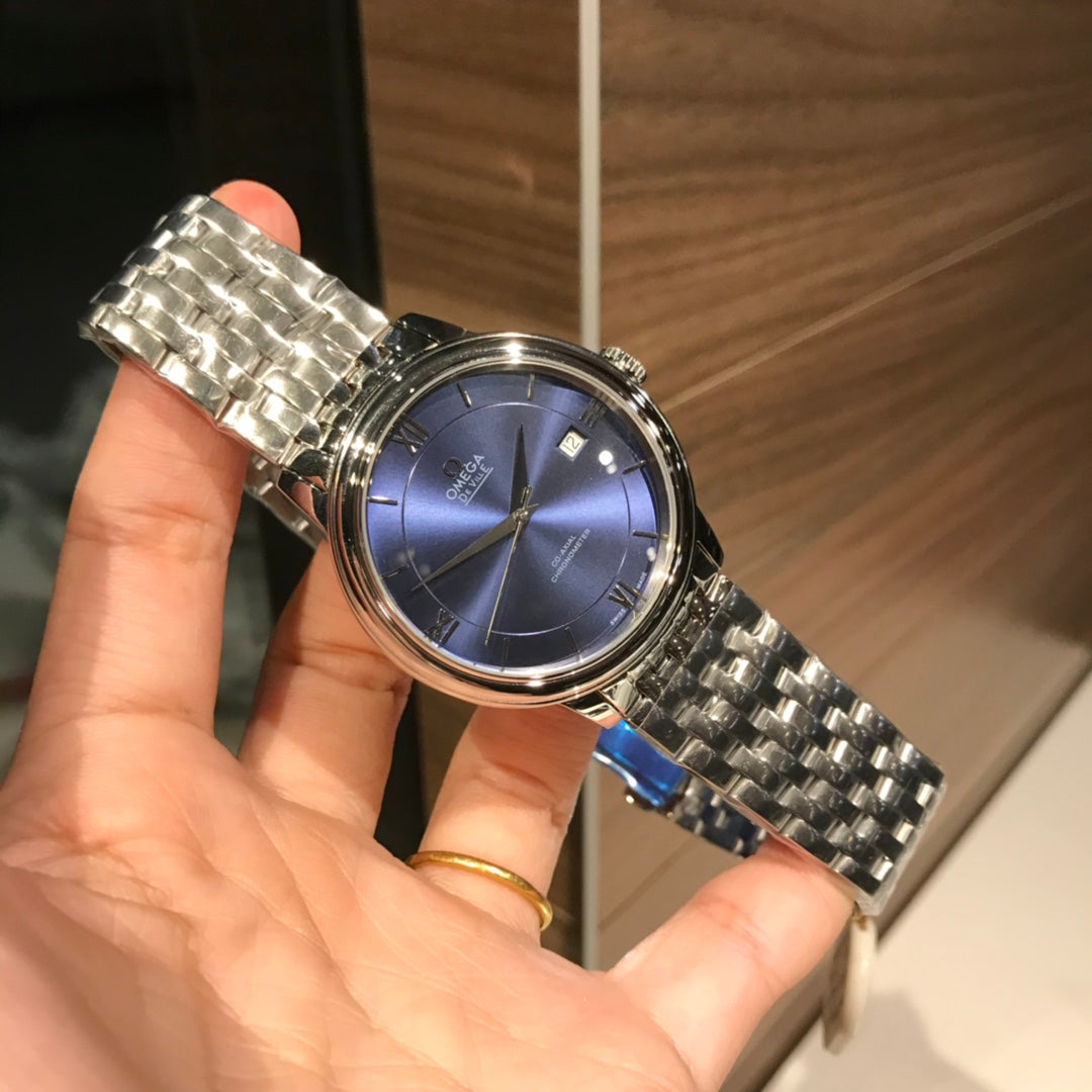 Omega De Ville series automatic winding watch, diameter 39.5 mm.