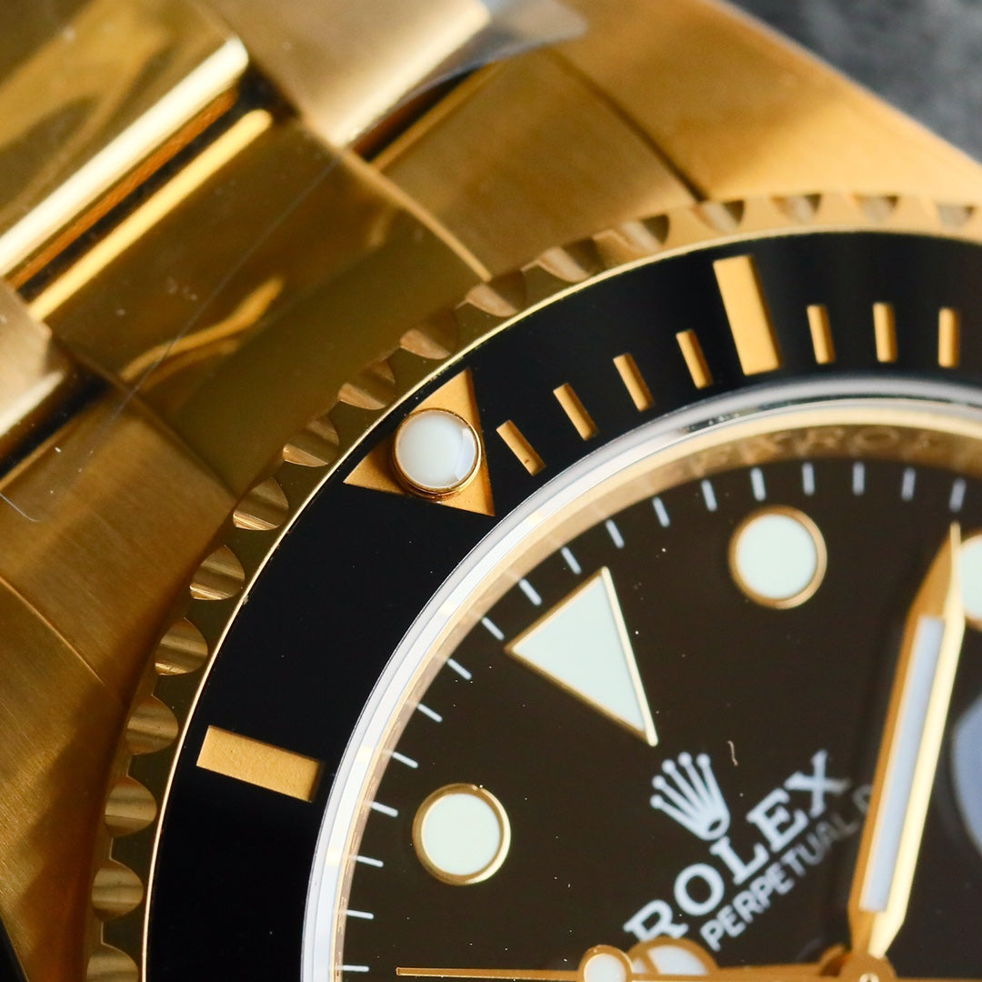 Rolex Submariner automatic watch, 40 mm in diameter