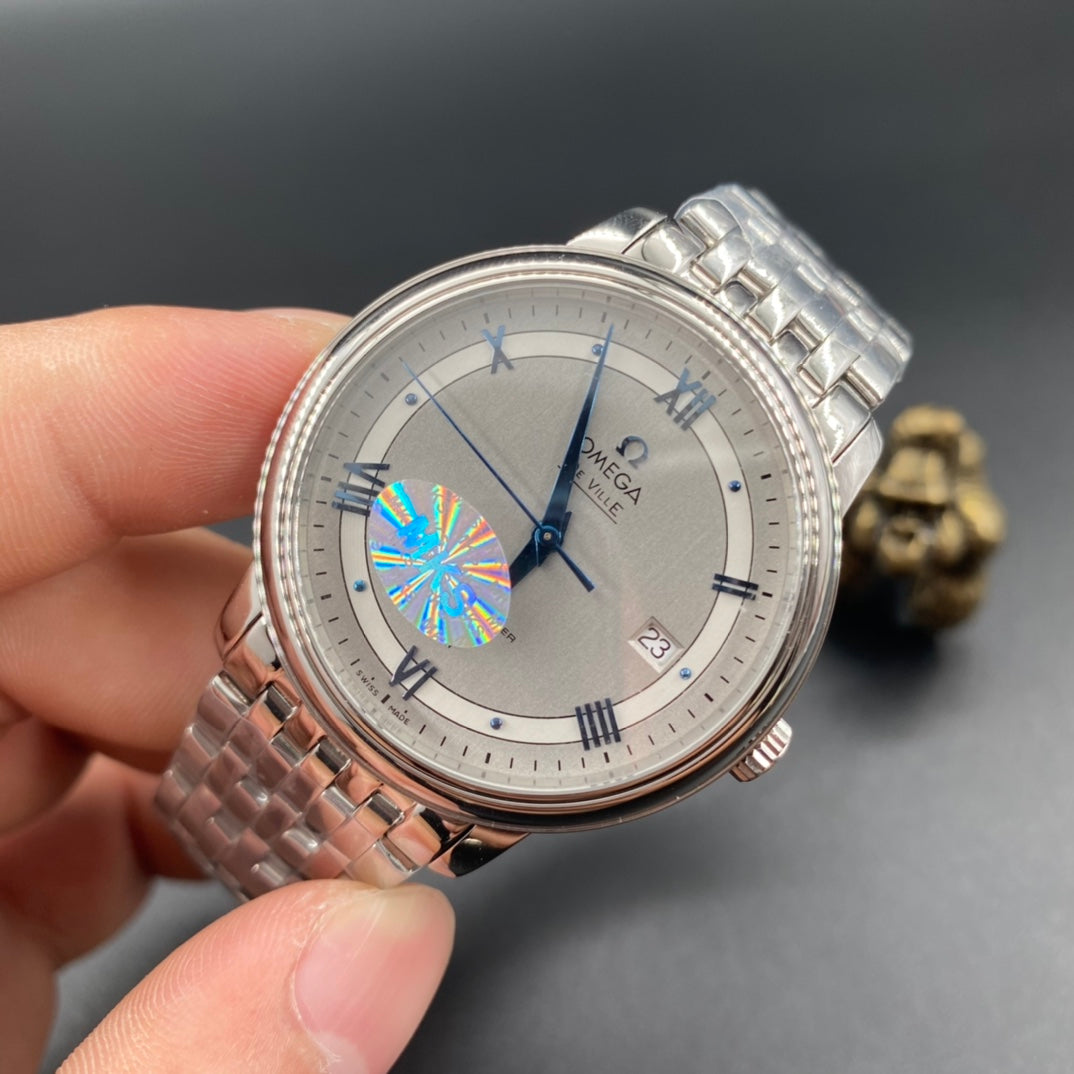 Omega De Ville series automatic winding watch, diameter 39.5 mm.