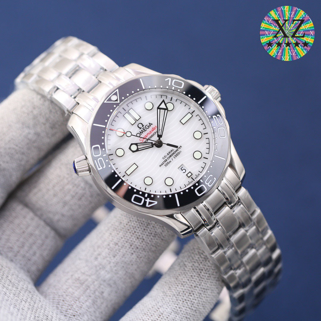 Omega Seamaster automatic watch, diameter 42 mm.