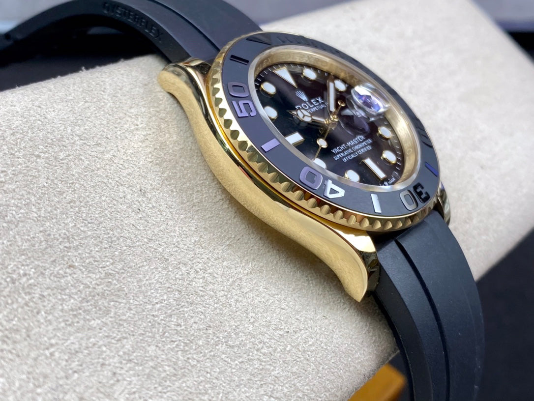 Rolex Yachting Series automatic watch, diameter 42 mm.