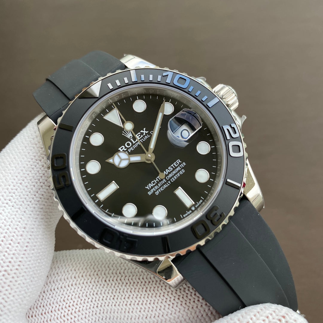 Rolex Yachting Series automatic watch, diameter 42 mm.