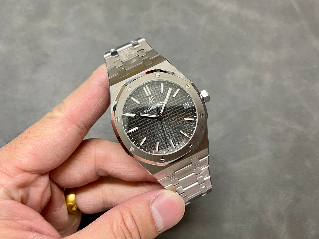 Audemars Piguet Royal Oak Series Automatic Winding Watch with a Diameter of 41mm X 10.4MM