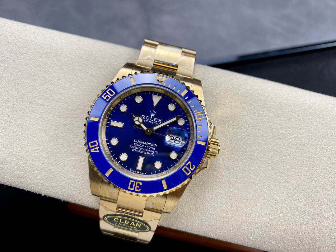 Rolex Submariner series automatic winding watch, diameter 41 mm.