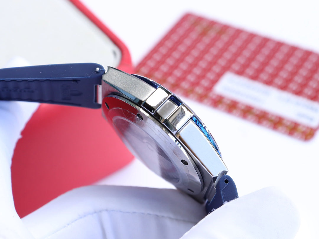 Omega Constellation series automatic winding watch, diameter 41 mm.