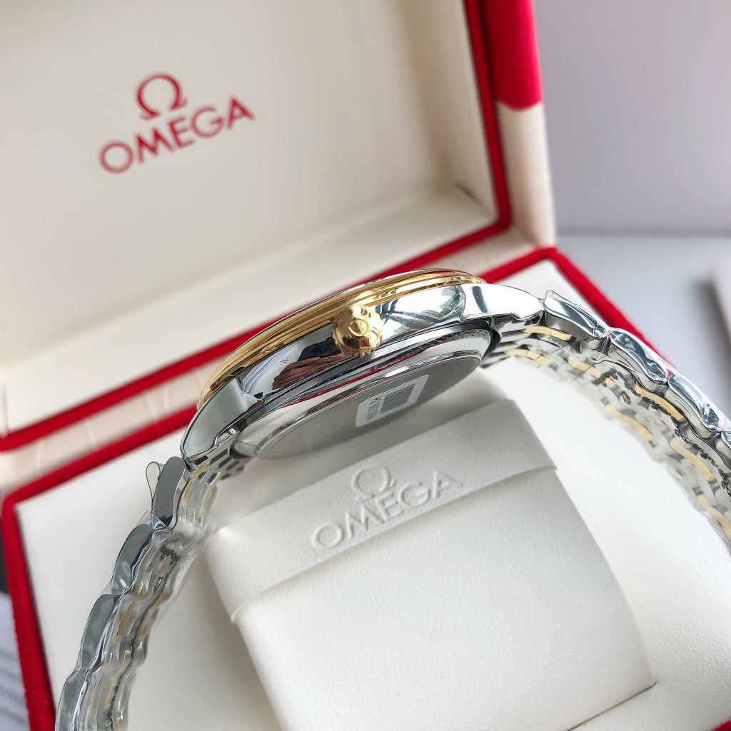 Omega De Ville series automatic winding watch, diameter 39.5 mm.