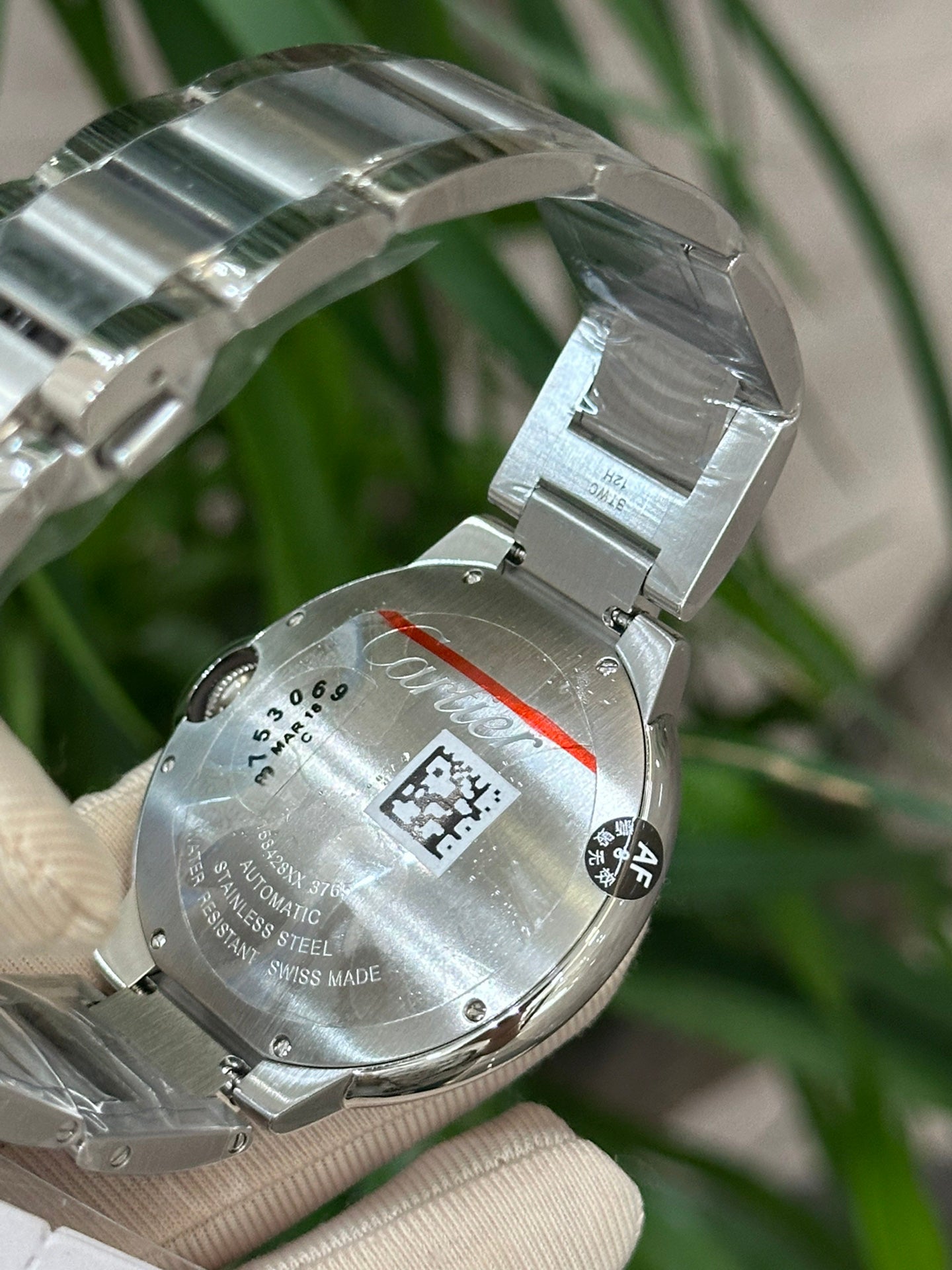 Cartier's blue balloon series automatic winding watch with a diameter of 42mm.