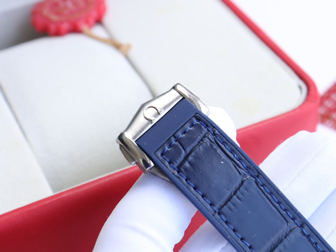Omega Constellation series automatic winding watch, diameter 41 mm.