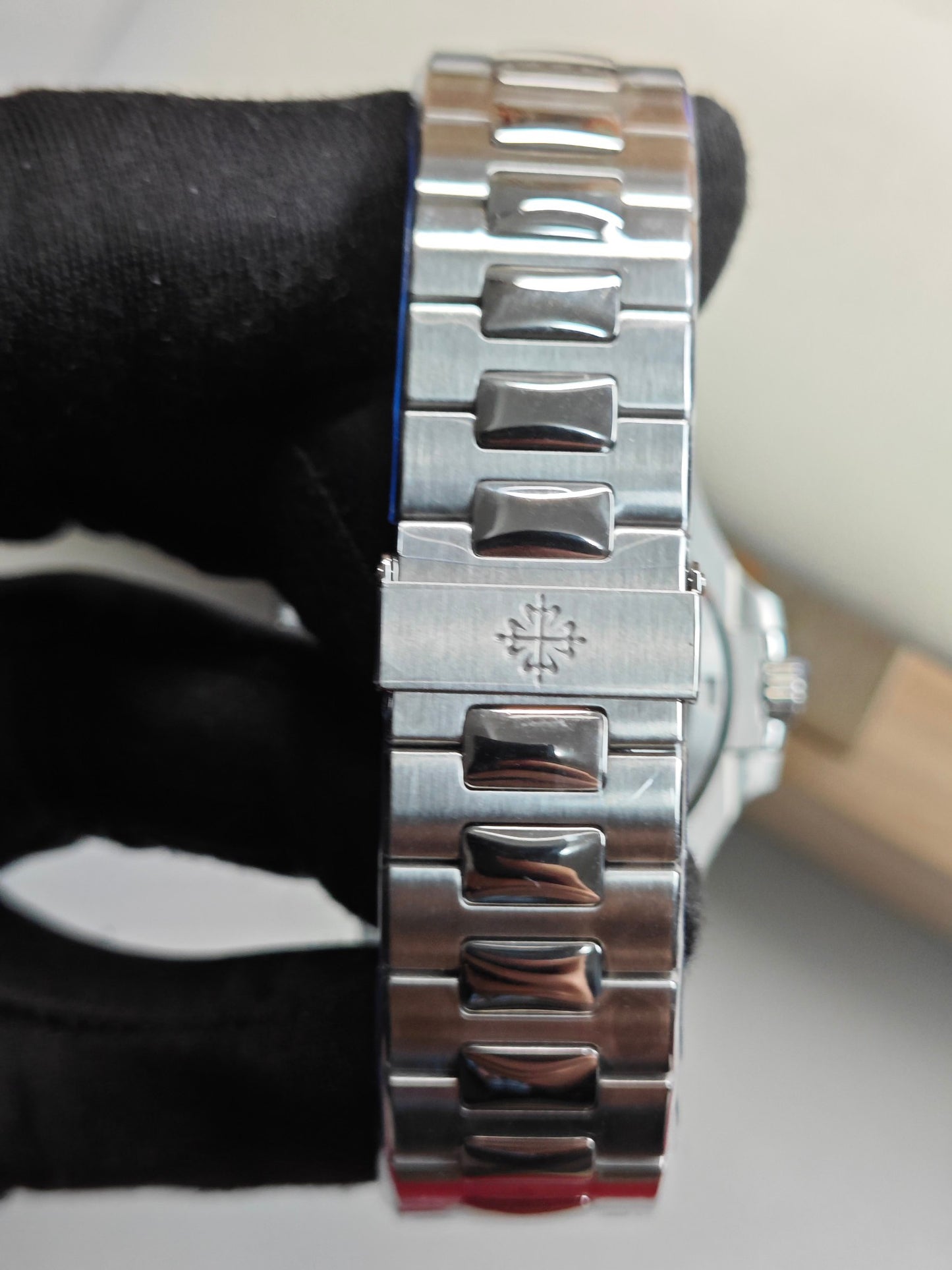 Patek Philippe Nautilus Series Automatic Winding Watch with a Diameter of 40mm X 9.8mm