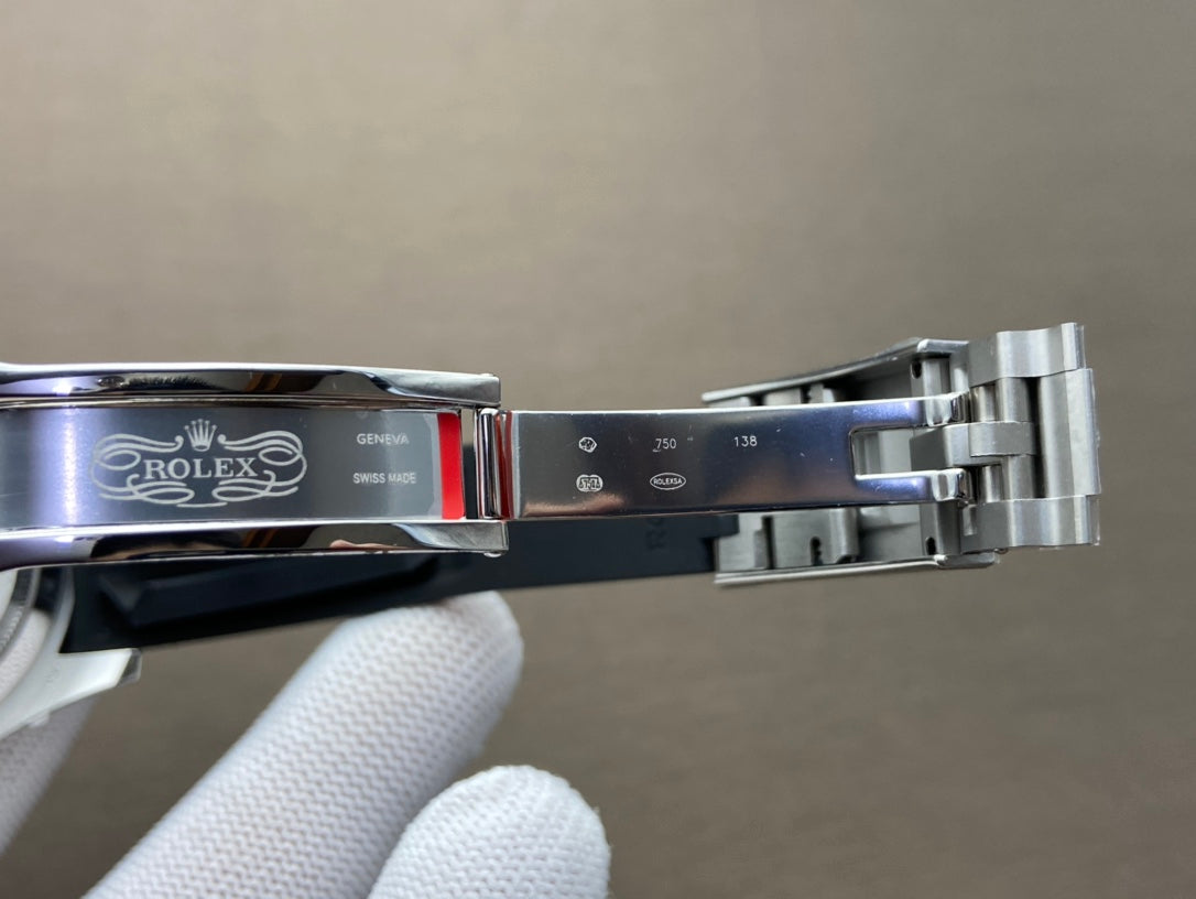 Rolex Yachting Series automatic watch, diameter 42 mm.